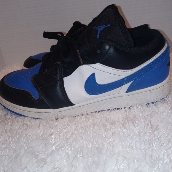 Jordan 1 Low - Picture 7 of 9